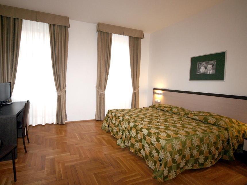 Hotel Praga 1 Esterno foto