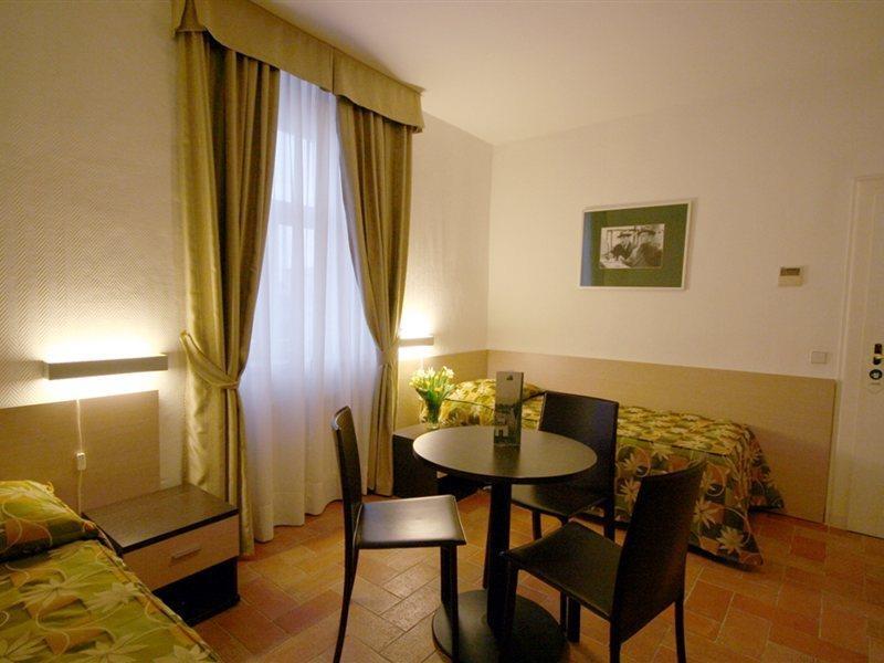 Hotel Praga 1 Esterno foto